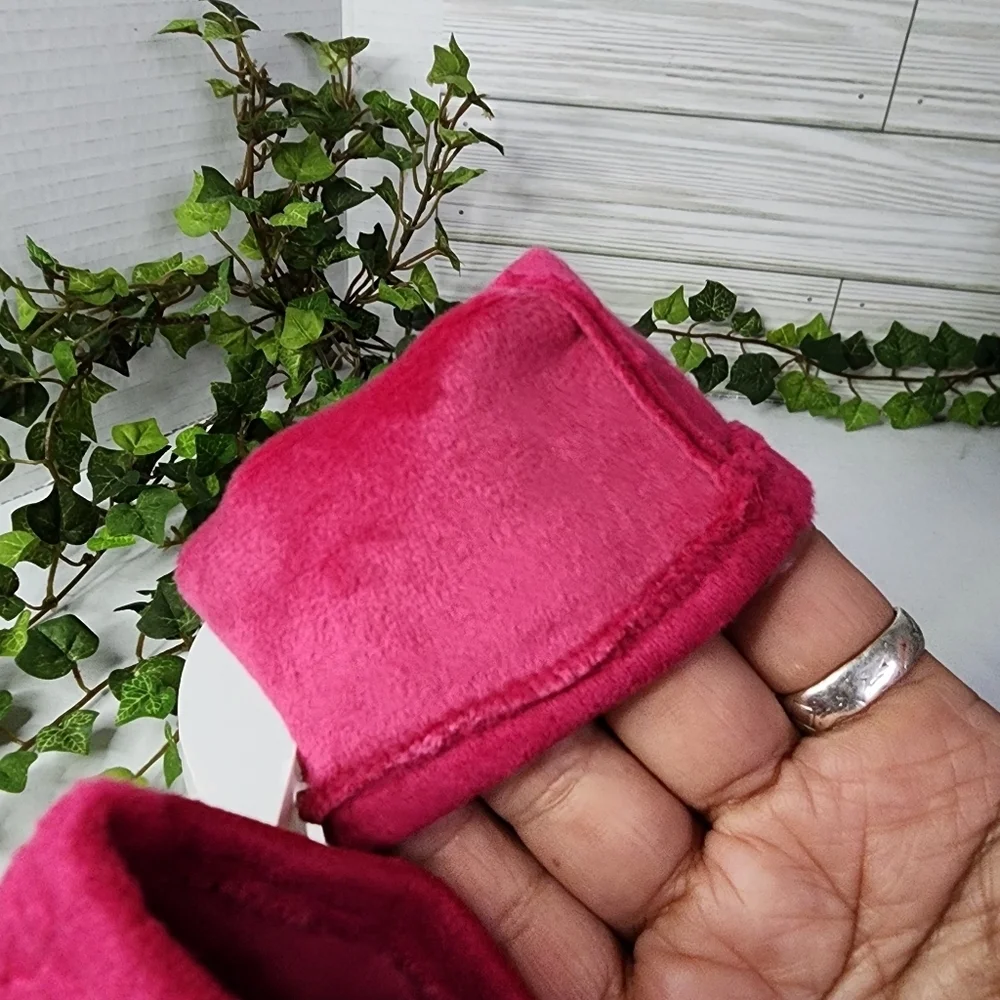 Clover Flower Fashion Design Fleece Luxe Gloves with Touchscreen Tip NIP